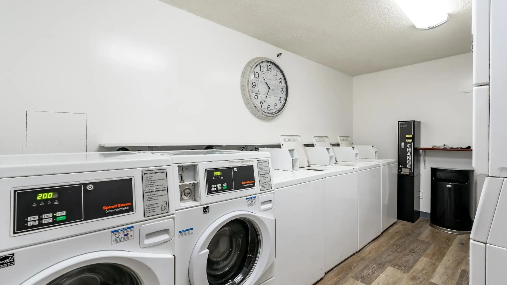 Spacious Downtown Executive Retreat - Free Parking Honolulu
