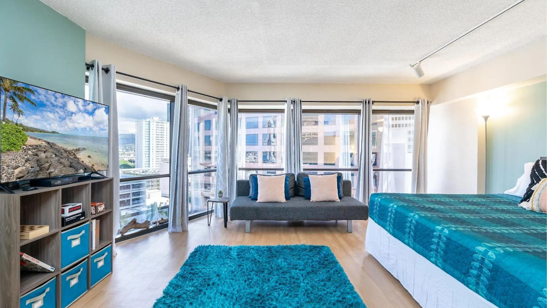 Spacious Downtown Executive Retreat - Free Parking Honolulu United States